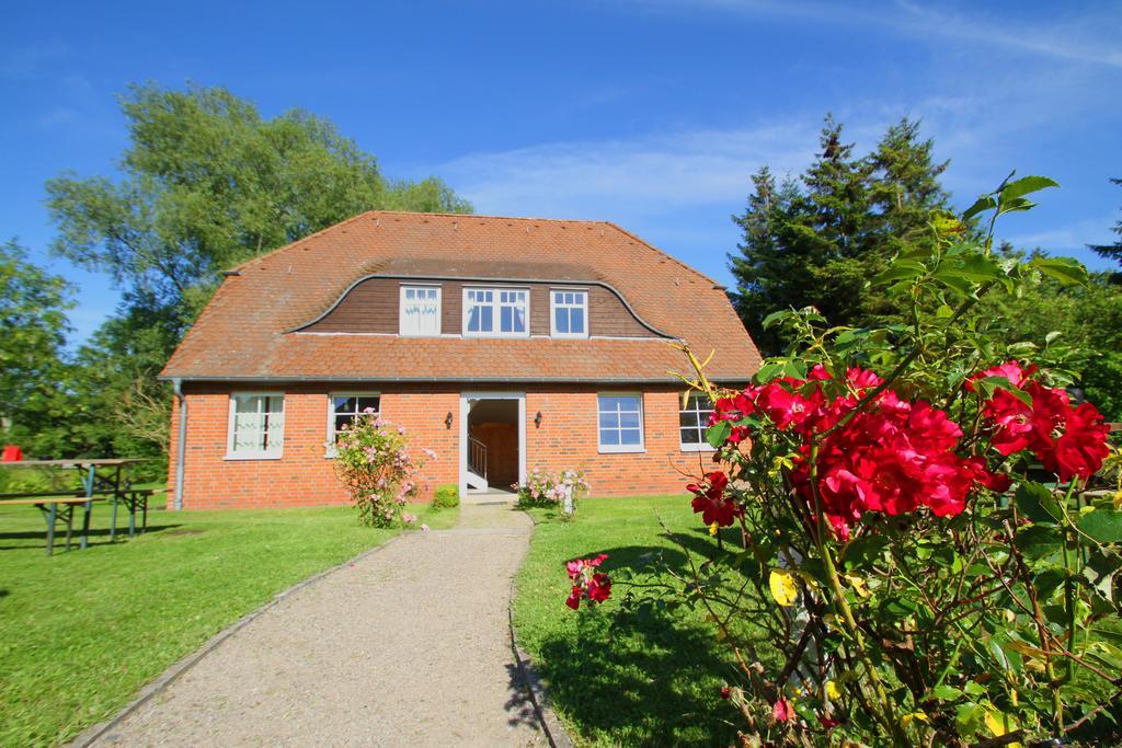 Hotel Alt Wittower Krug Wiek auf Ruegen Exterior photo