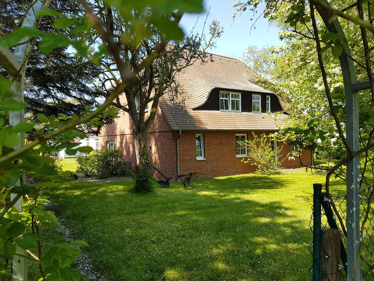 Hotel Alt Wittower Krug Wiek auf Ruegen Exterior photo